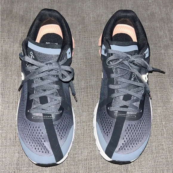 ON W CLOUDFLOW Size 6 - Picture 1 of 7